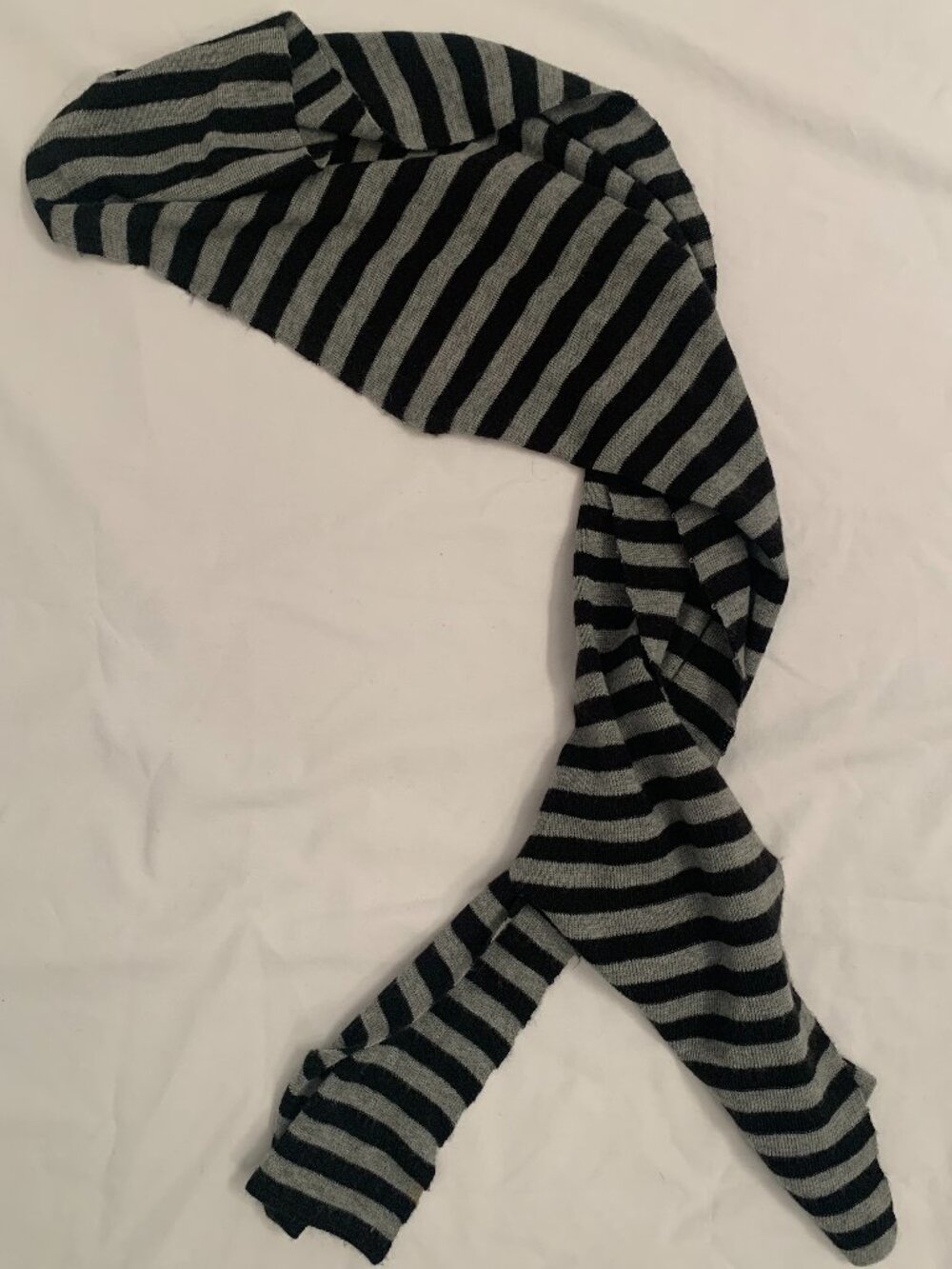 Zara thin black and grey striped scarf